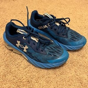 Under Armour Sneakers